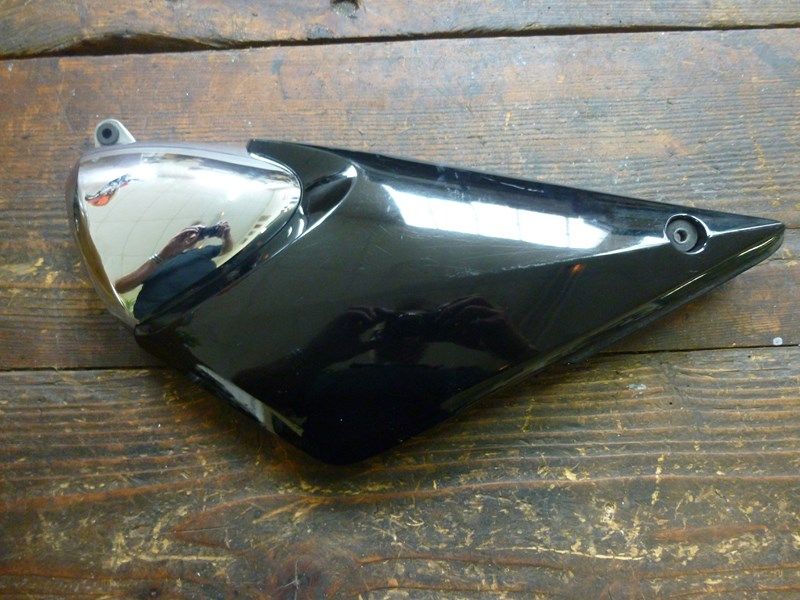 Cache latéral gauche Suzuki 600 Bandit 2000-2004