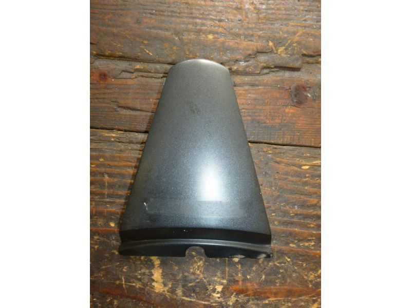 Raccord arrière de caches latéraux Honda 125 CBR 2004-06