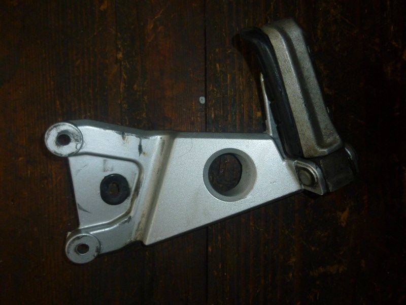 Platine arrière gauche Honda 125 NSR (JC228)