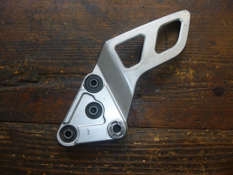 Platine avant gauche Suzuki 650 Bandit 2005-06