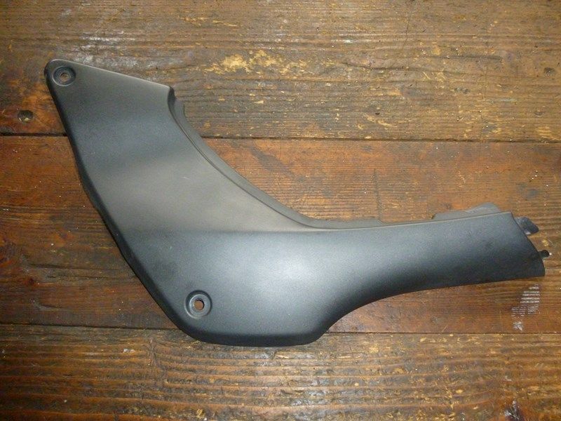 Cache latéral gauche Honda 600 Hornet (PC34) (83700-KEA-0000)