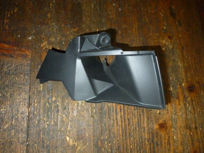 Garniture supérieure gauche Honda VFR 1200 FA 2010-2011 (64165-MGE-0000)