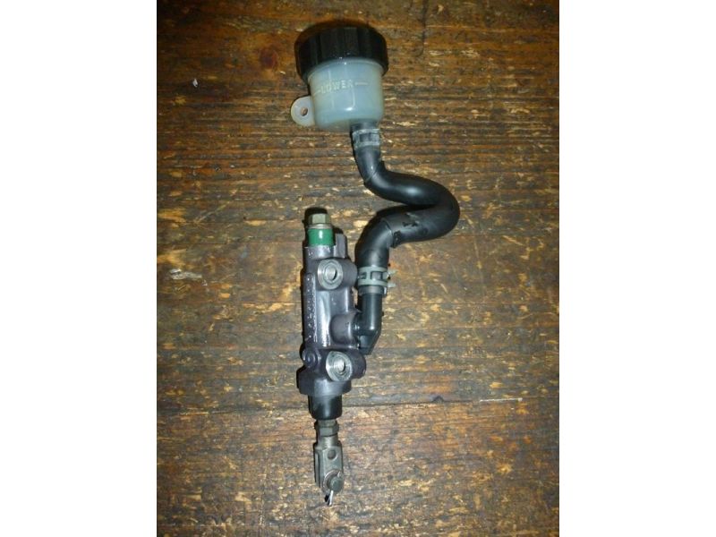 Maître cylindre de frein arrière Yamaha 1000 YZF (4VE) 1996-2000