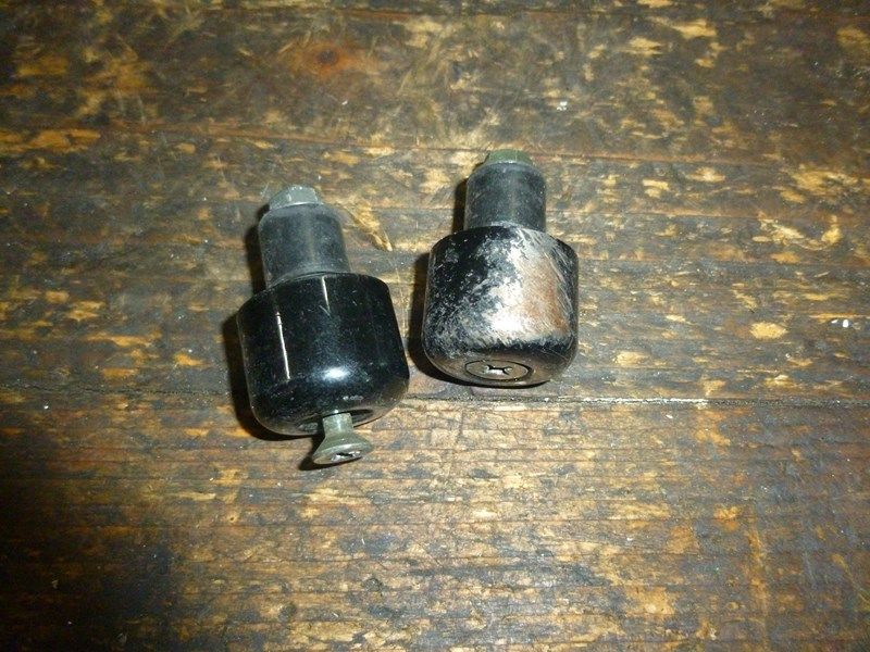 Deux embouts de guidon Suzuki 600 et 750 GSXR 2004-2005