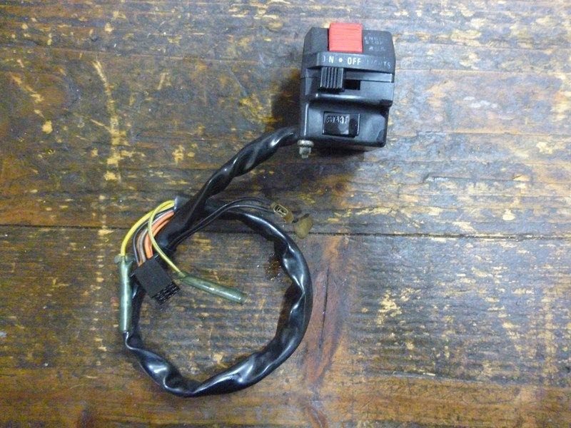 Commodo droit Suzuki GSF 400 Bandit 1991-95 (GK75A)
