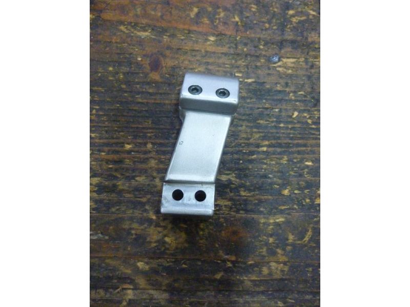 Support de demi-guidon droit Suzuki 500 GSE (GM51A)