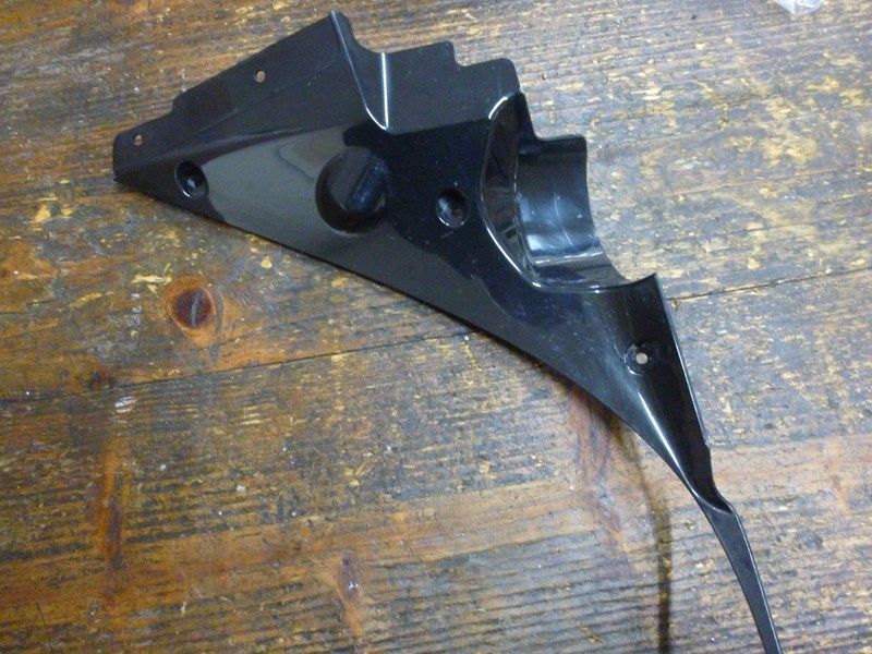 Garniture de flanc droit Yamaha FJR 1300 2006-2007 (3P62836L0000)