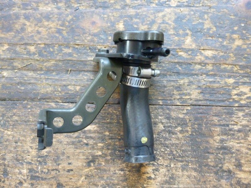Goulotte de remplissage d'eau Suzuki SV 650 S 2003-2007