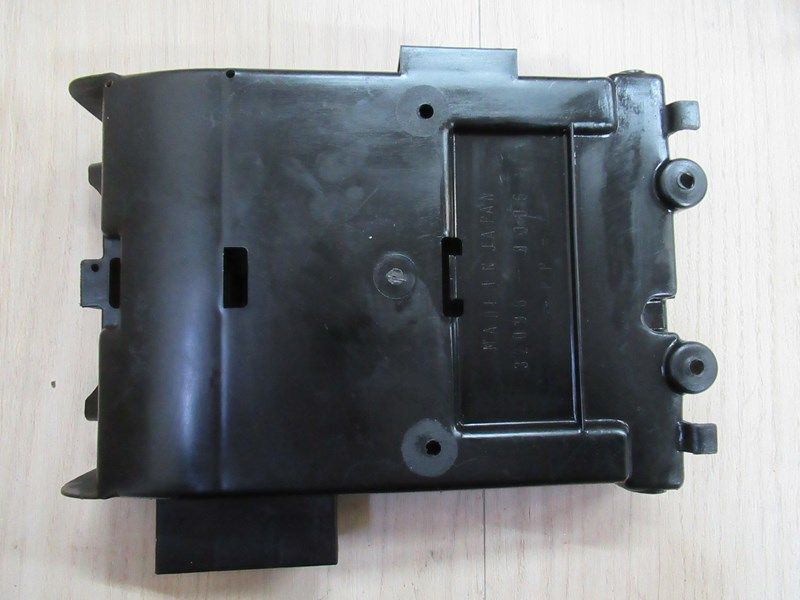 Partie interne de garde boue arrière Kawasaki Z750 2004-2006