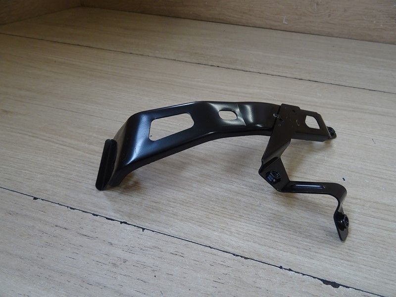 Patte de chassis droite TGB Target 325,425,525,550,600 (511960)