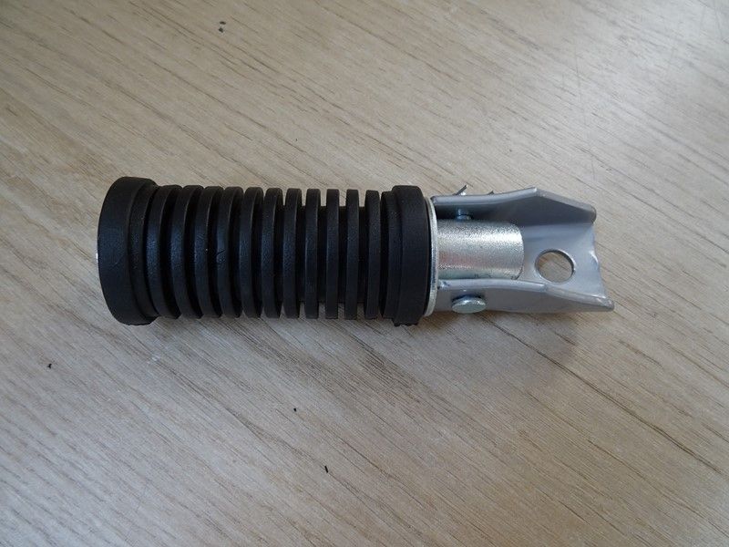 Repose pied arrière gauche ou droit Mash 125 Cafe Racer (1260300254000)