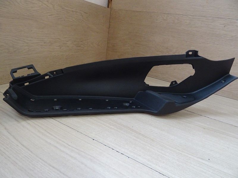 Repose pieds gauche Piaggio MP3 toutes cylindrées 2007/2014 (280902470C)