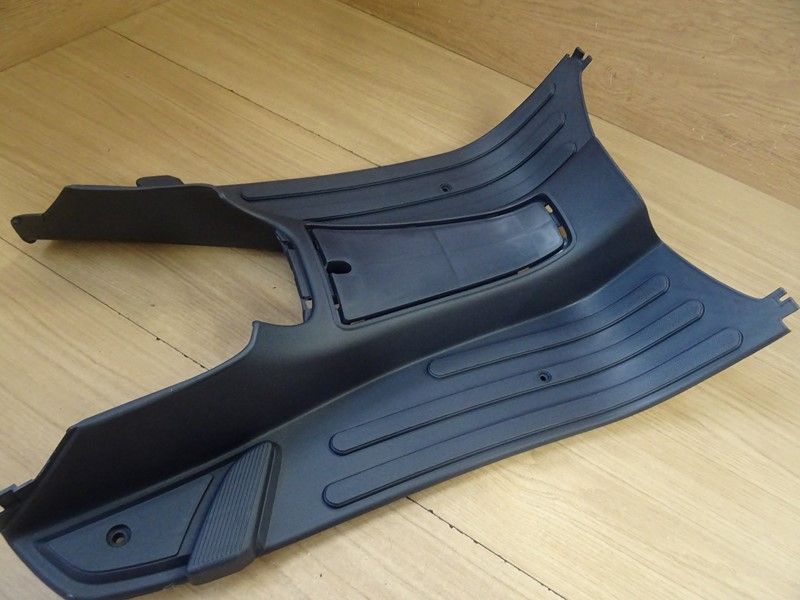 Repose pied central Vespa LX 50 2005/2013 LT 125 2013/2016 (622900000L)