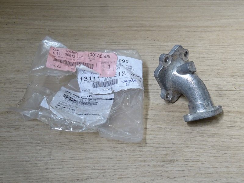 Pipe d'admission Suzuki 50 katana 2001-2004 (13111-35E12-000)