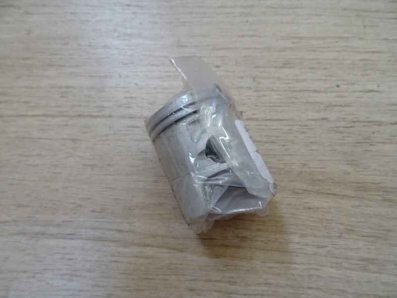 Piston complet Suzuki 50 katana 2005-2006 (12110-02EA0-000)