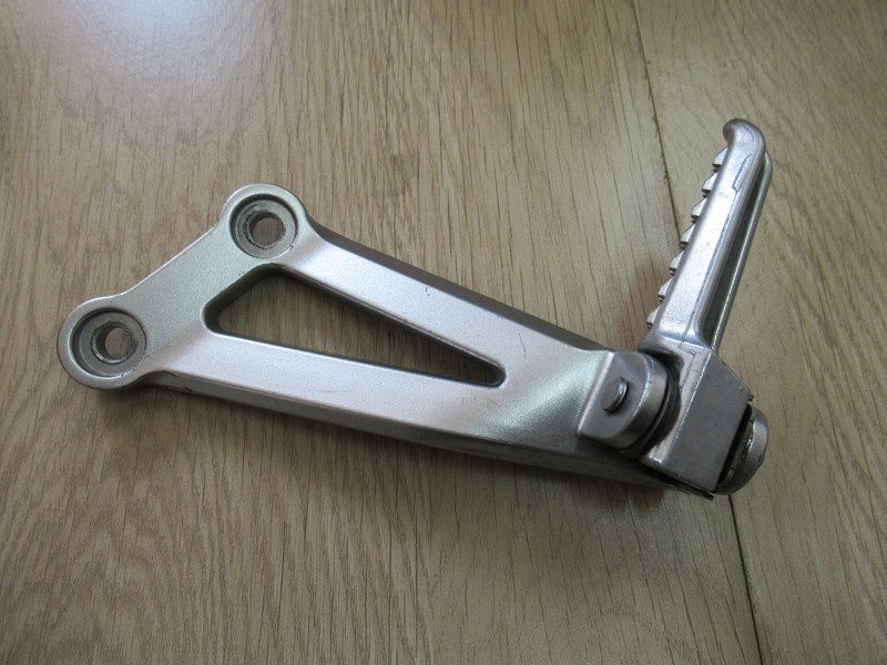 Platine arrière gauche et repose pied Kawasaki Z750 2004/2006, ZX12R 2002/2006 (350630062458)