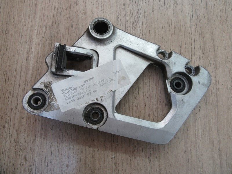 Platine avant droite Suzuki 1100 GSXF 1987-1990