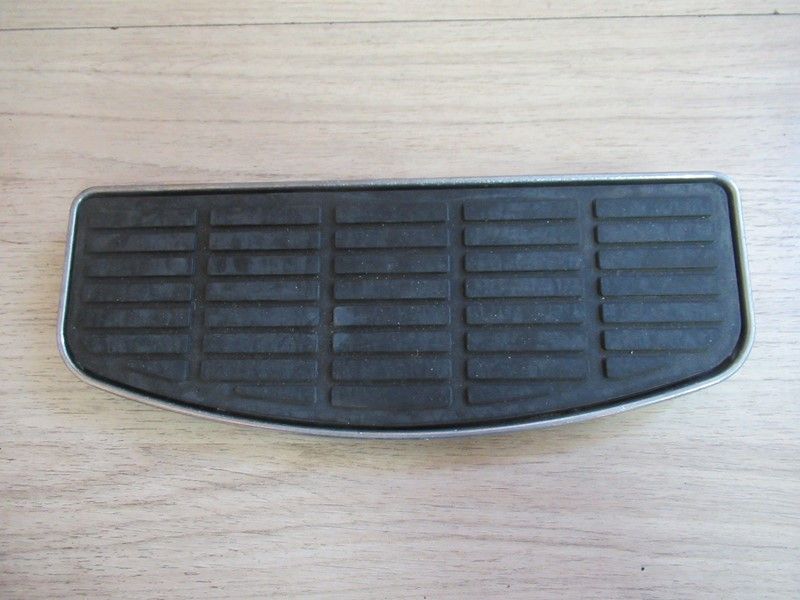 Repose-pied avant gauche Suzuki VL1500 Intruder 2012-2016
