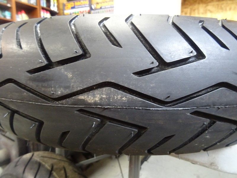 Pneu arrière Bridgestone Batlax BT45R 130/90-16 M/C 67V Pneu Bridgestone