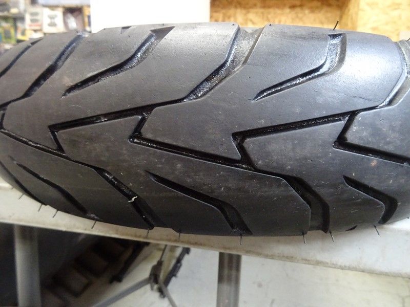 Pneu avant scooter 3 roues Duro Racing 110/80-14 M/C 53P Pneu Duro