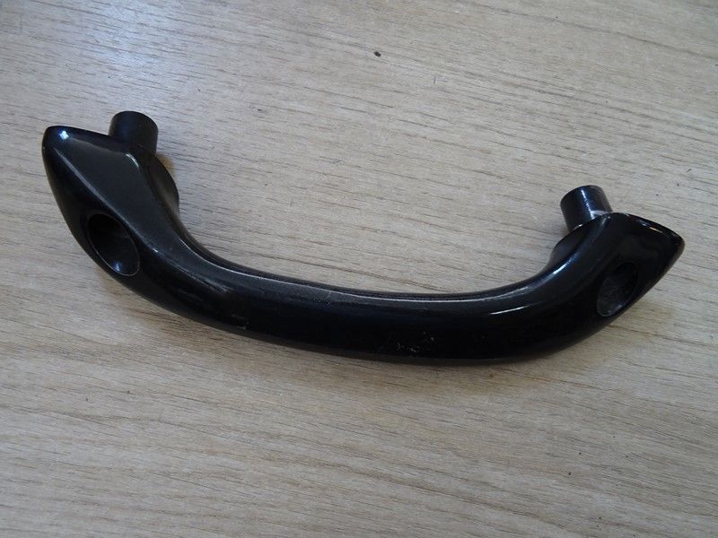 Poignée passager gauche Suzuki GSF 600 bandit type GN77A 1995/1999