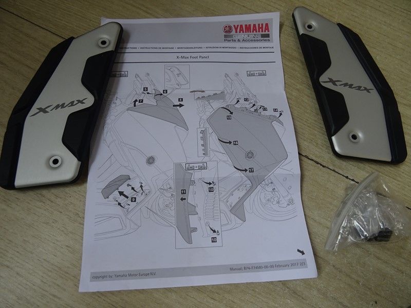 Repose pieds en accessoire d'origine Yamaha X-Max 300 2017/2022