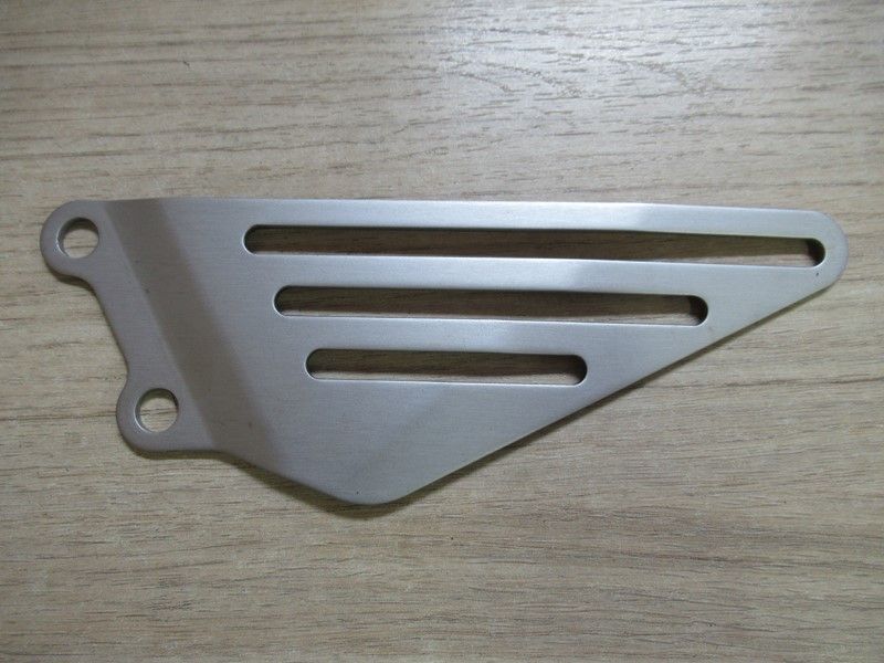 Protège repose-pied avant gauche Kawasaki ZZR 1400 2006-2011