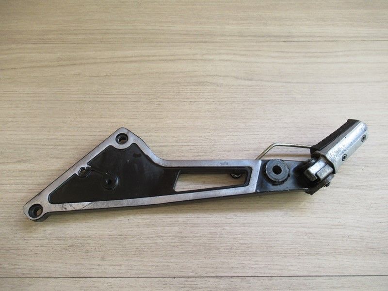 Platine repose-pied arrière gauche Kawasaki GPZ1000 RX 1986-1988