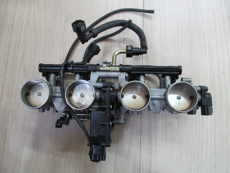 Rampe d'injection Kawasaki Z750 2004-2006