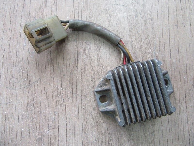 Régulateur Yamaha 350 XT (55V) 1985-1998