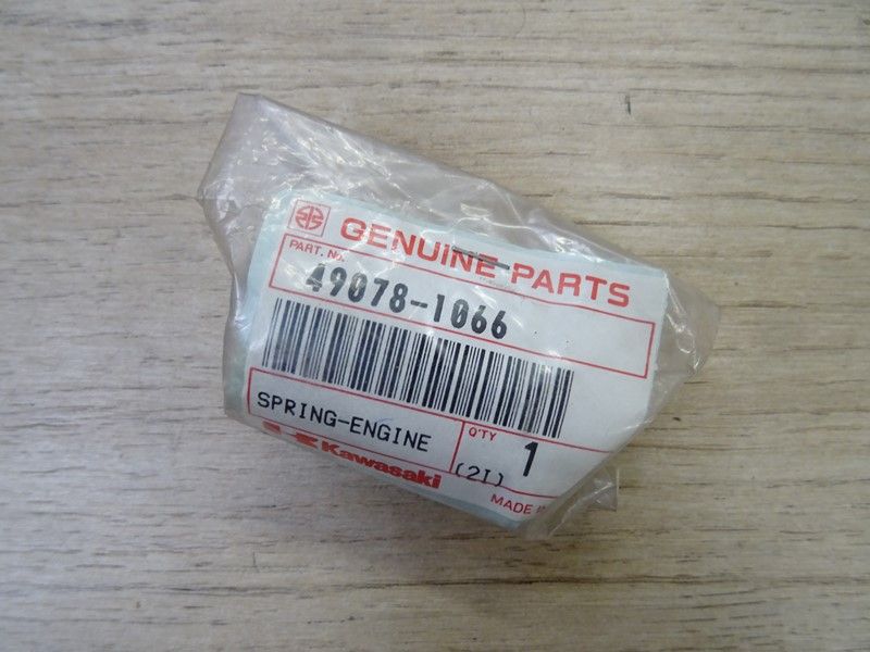 Ressort soupape Kawasaki 600 KL 1990/1994 (49078-1066)