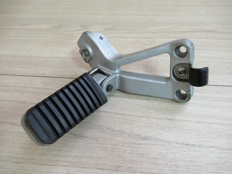 Platine repose pied arrière droit Kawasaki GTR1000 1986-1993