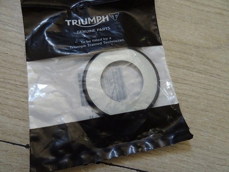 Rondelle cache poussière Triumph nombreux modèles (T3600234)