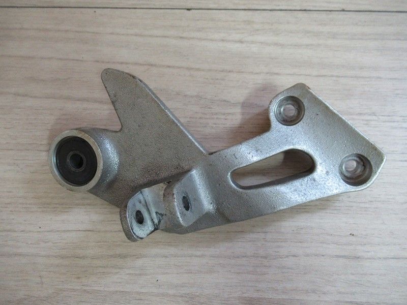 Platine repose-pied arrière droit Yamaha XJS900 Diversion 1995-2001
