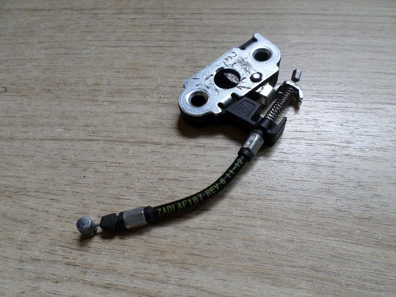 Mécanisme de verrouillage de selle DUCATI 1200 DIAVEL 2011/2014 type G100AA