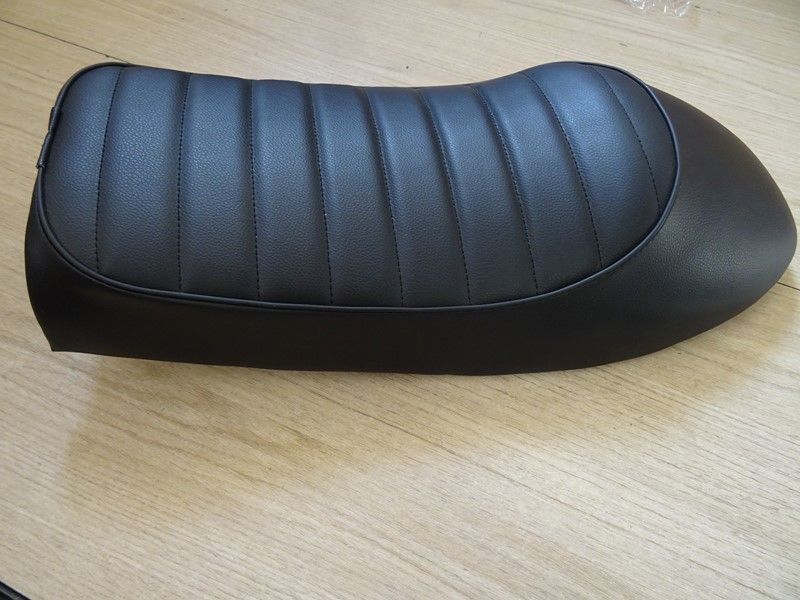 Selle scrambler cafe racer ou autre à adapter 