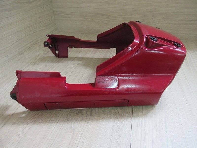 Coque arrière dosseret Honda ST1100 (SC26) 1990-02 (83150-MT3-0100)