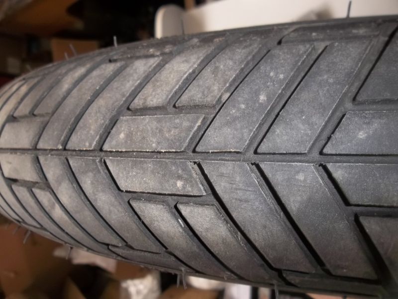 Pneu avant Metzeler  Lasertec