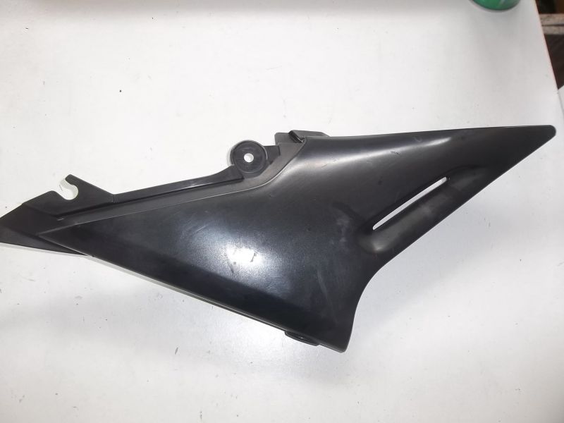 Cache latéral droit Yamaha 600 diversion