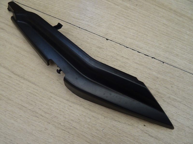 Carénage gauche sous selle Triumph 660 Trident 2021/- (T2312344)