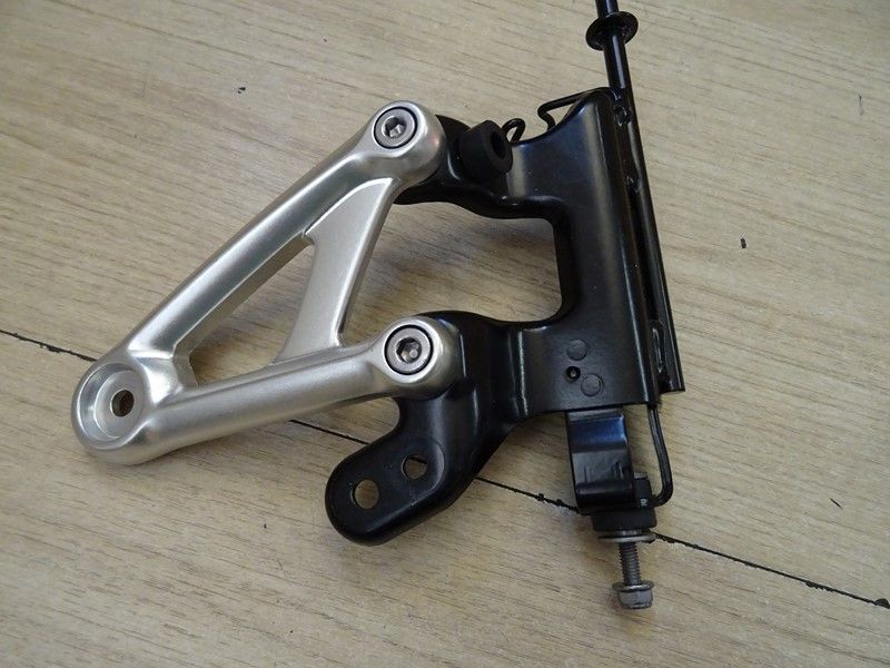 Support d'optique gauche Triumph 1200 Thruxton RS 2020/-