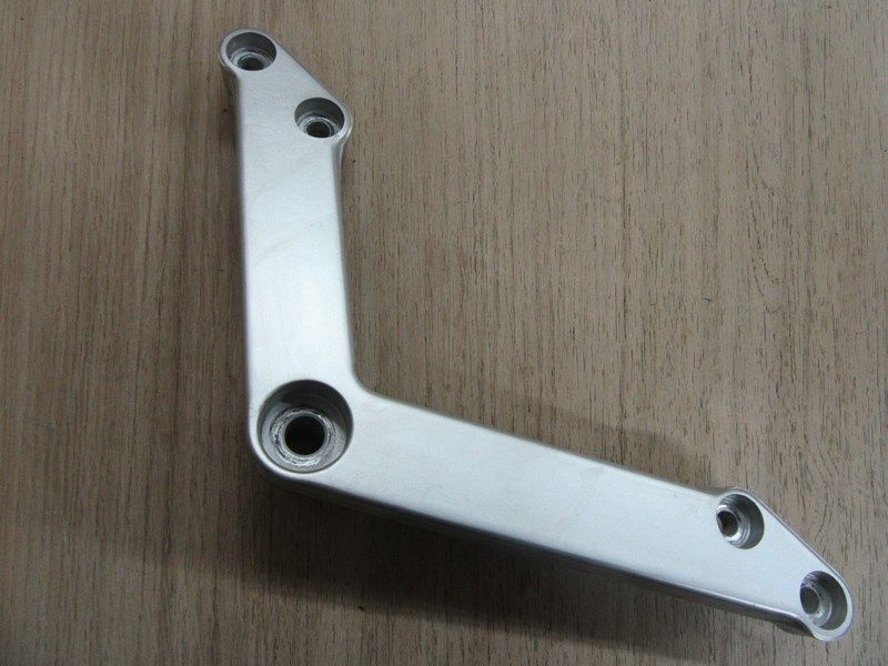 Support moteur droit Suzuki DL 650 V-Strom 2004-2006