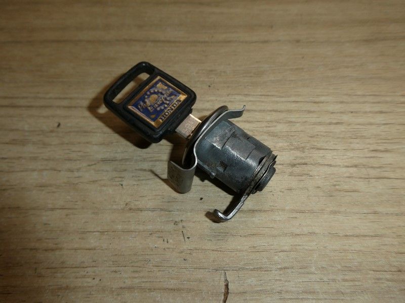 Serrure de trappe à essence Honda ST1100 Pan European SC26 1990/2002
