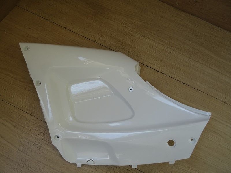 Cache latéral blanc gauche TGB Blade 600 (512589WH)