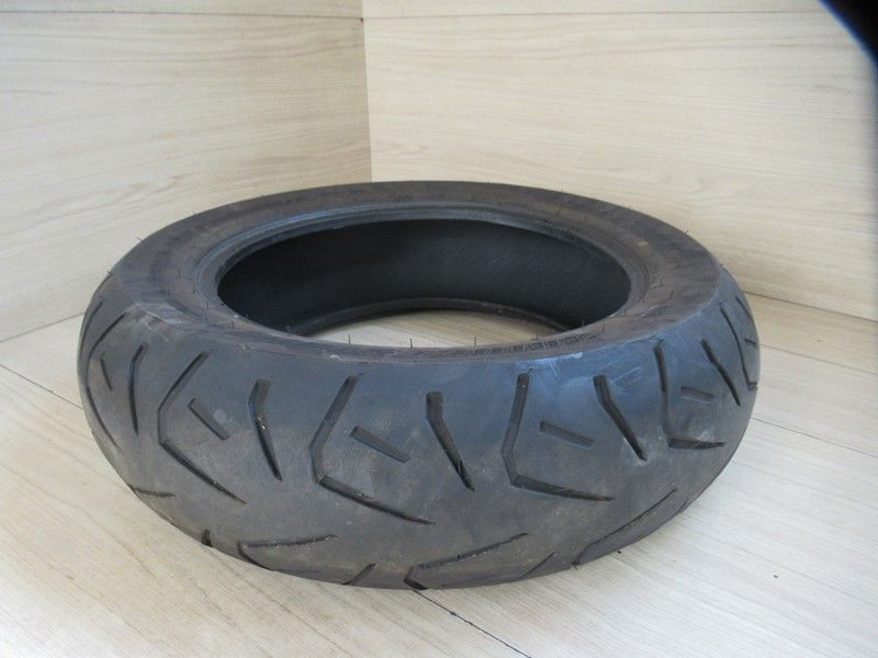 Pneu arrière Bridgestone EXEDRA MAX R 180/70R16 