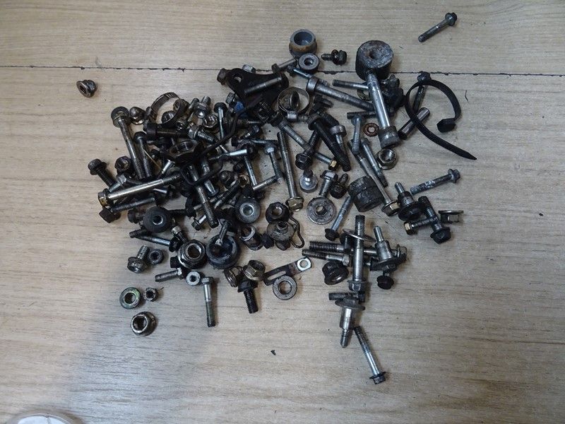 Visserie diverse Honda 650 Deauville RC47 1998/2001