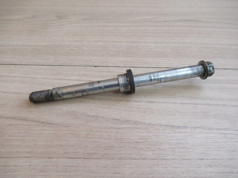 Axe de roue avant Yamaha SR125 1997-2000