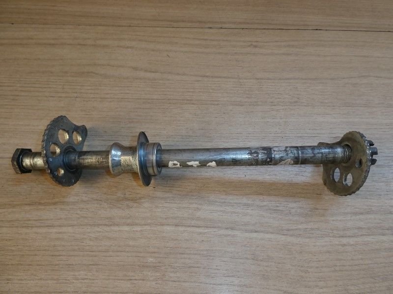 Axe de roue arrière Yamaha 600 XTZ 3AJ 1988/1990