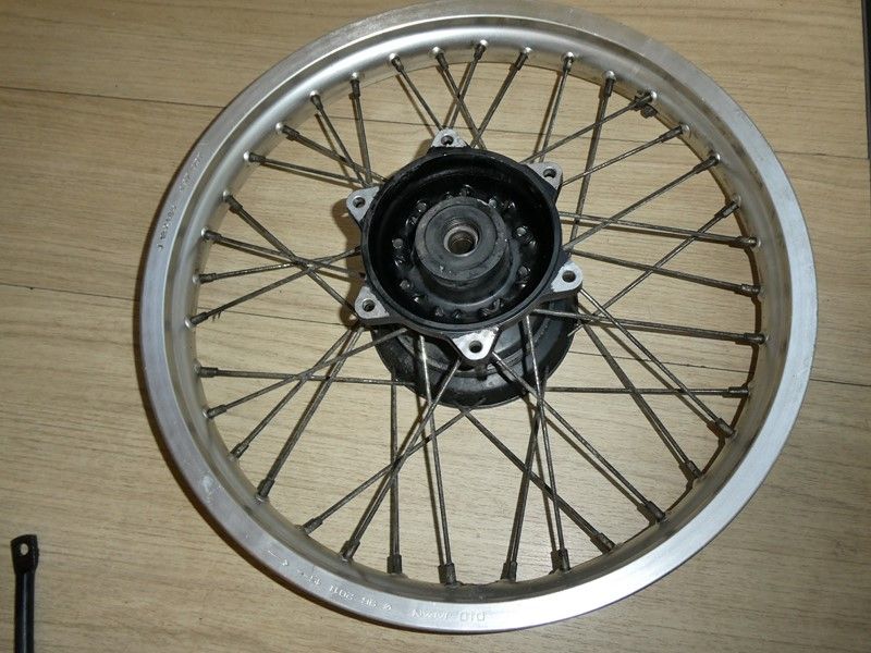 Jante arrière Honda 125 XLR JD16A 1993/1999