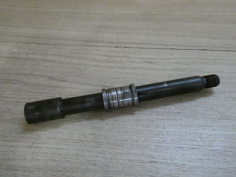 Axe de roue avant Yamaha 1300 XJR 2004/2006 